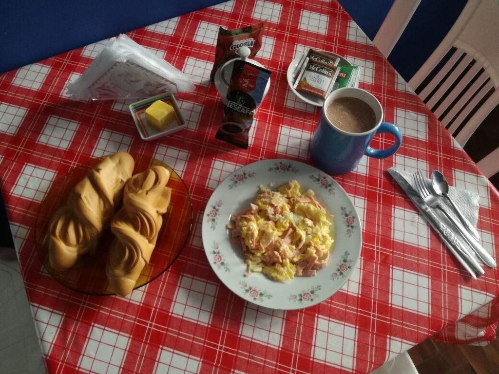 Hostal California Mollendo Bagian luar foto